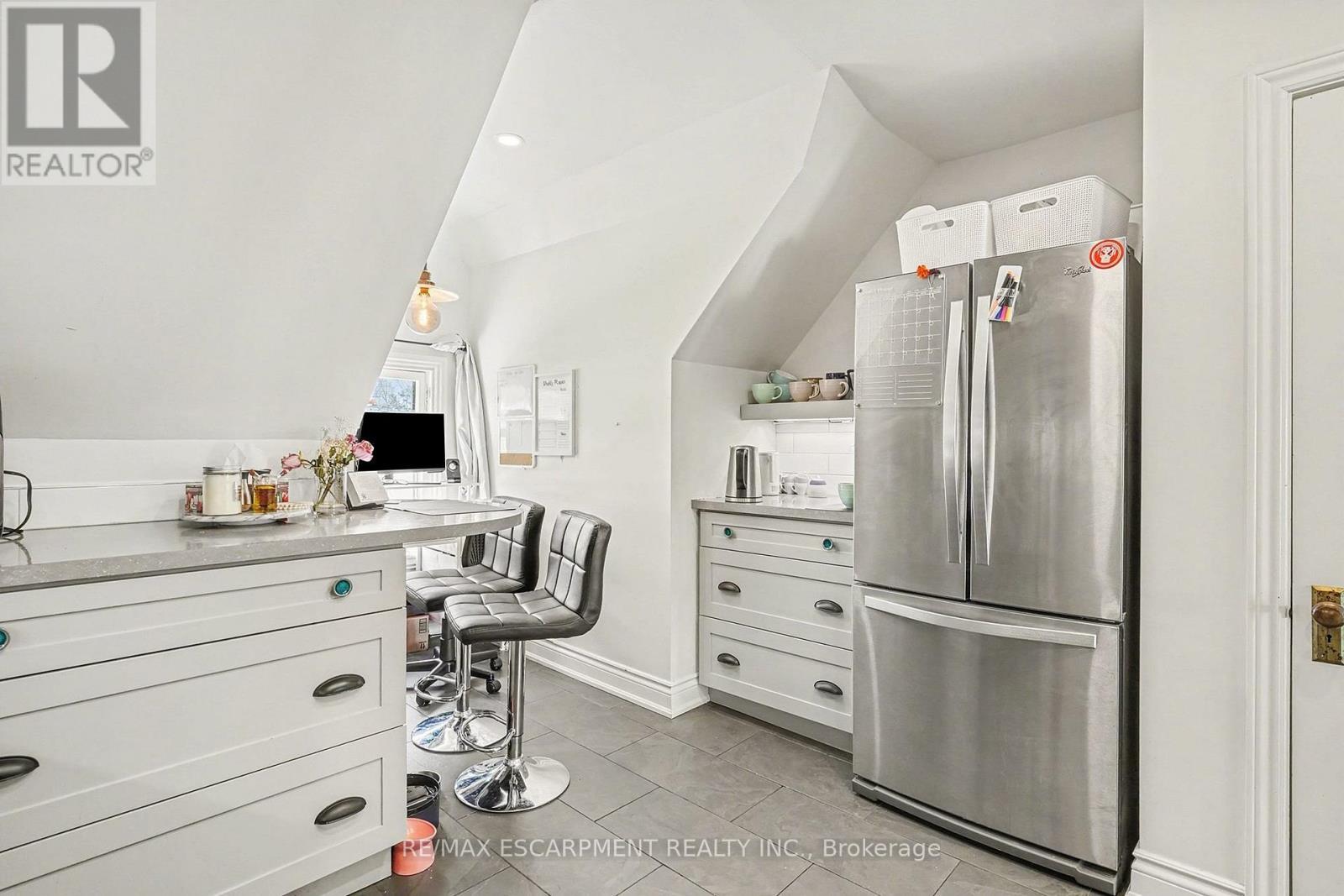 1316 King Street E, Hamilton, ON - Indoor