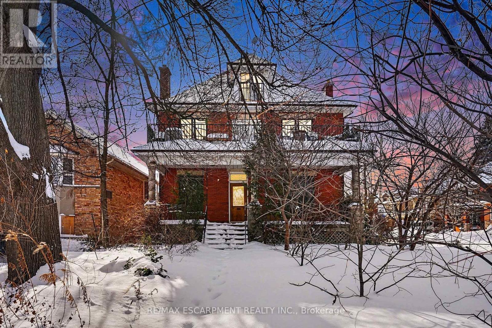 1316 King Street E, Hamilton, ON - Outdoor