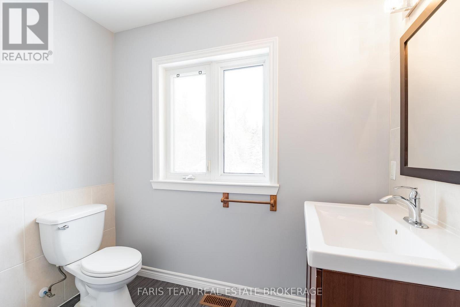 2384 Champlain Road, Tiny, ON - Indoor Photo Showing Bathroom