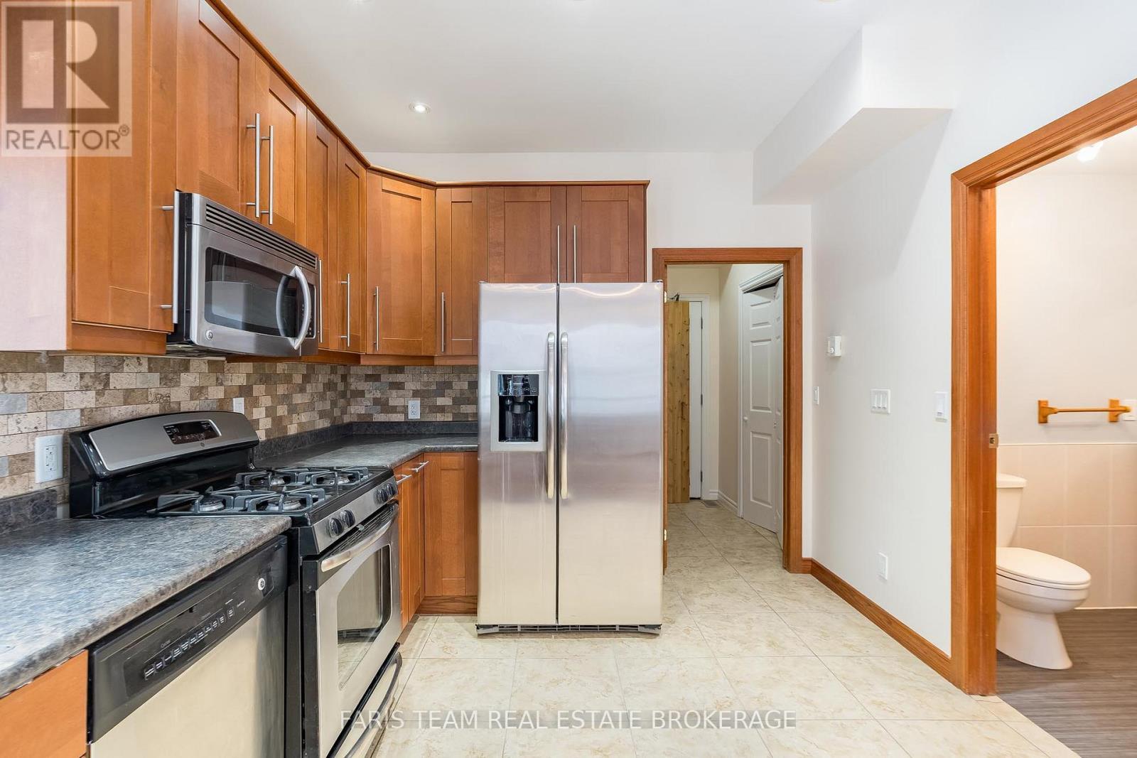 2384 Champlain Road, Tiny, ON - Indoor Photo Showing Kitchen