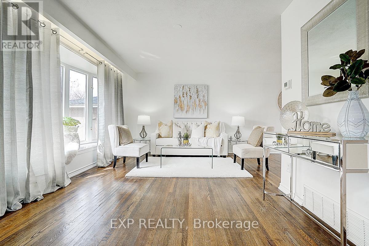 11 Tullamore Road, Brampton, ON - Indoor Photo Showing Bedroom