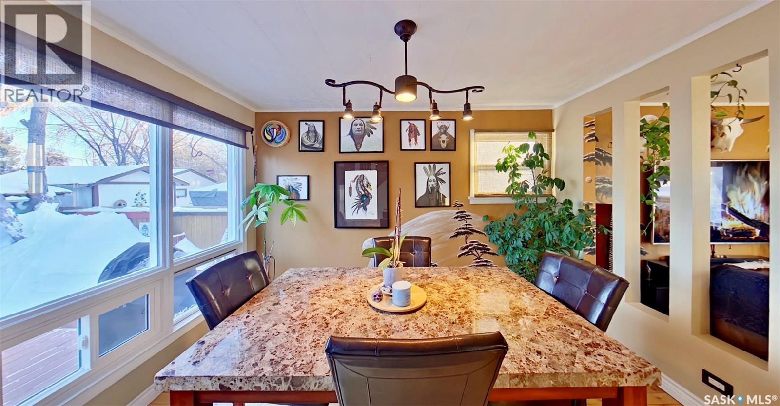 45 Ingersoll Crescent, Regina, SK - Indoor Photo Showing Dining Room