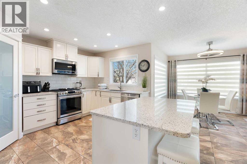 25 Cranwell Place Se, Calgary, AB - Indoor Photo Showing Kitchen