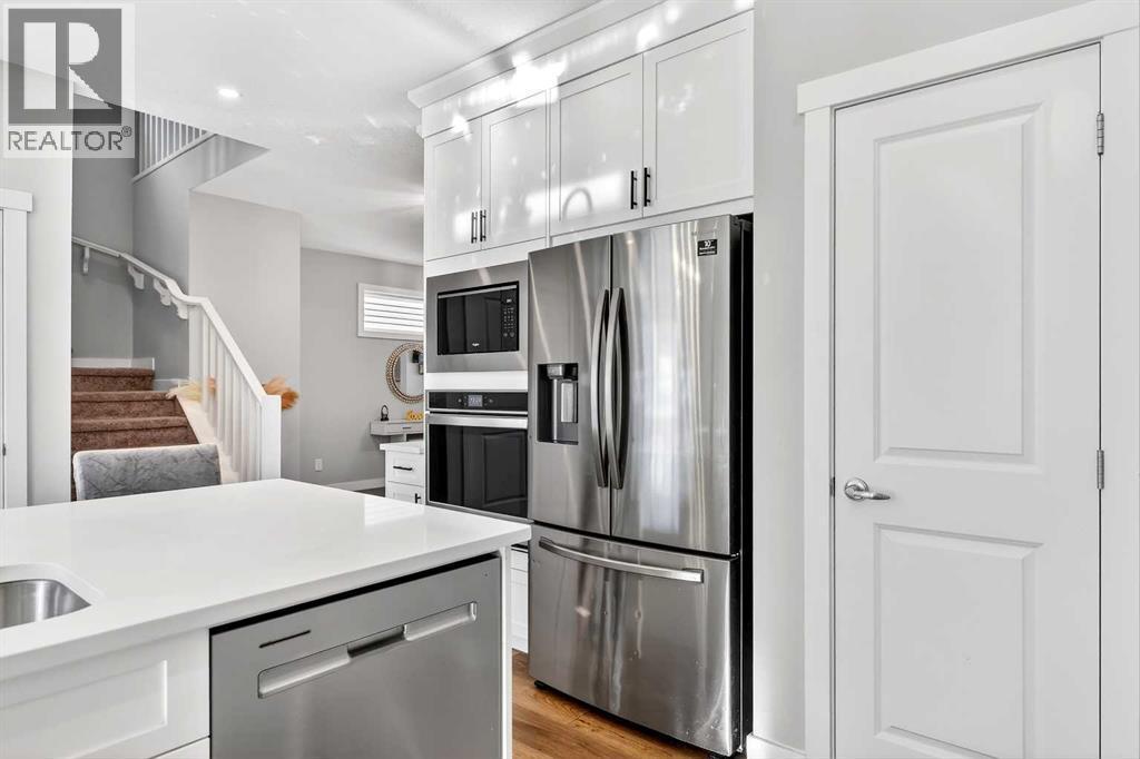 37 Evansfield Manor Nw, Calgary, AB - Indoor Photo Showing Kitchen