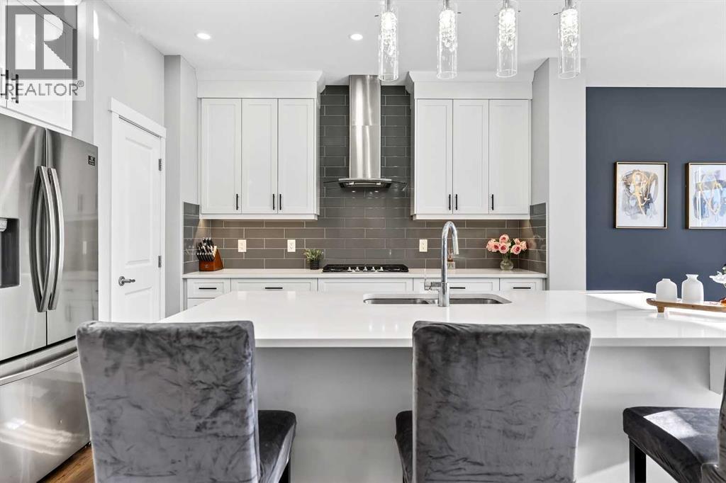 37 Evansfield Manor Nw, Calgary, AB - Indoor Photo Showing Kitchen With Upgraded Kitchen