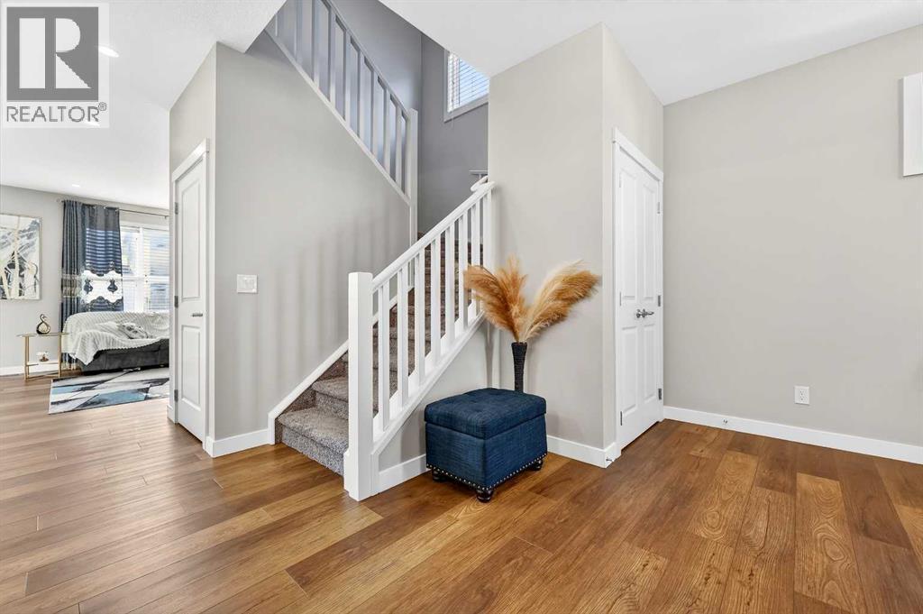 37 Evansfield Manor Nw, Calgary, AB - Indoor Photo Showing Other Room