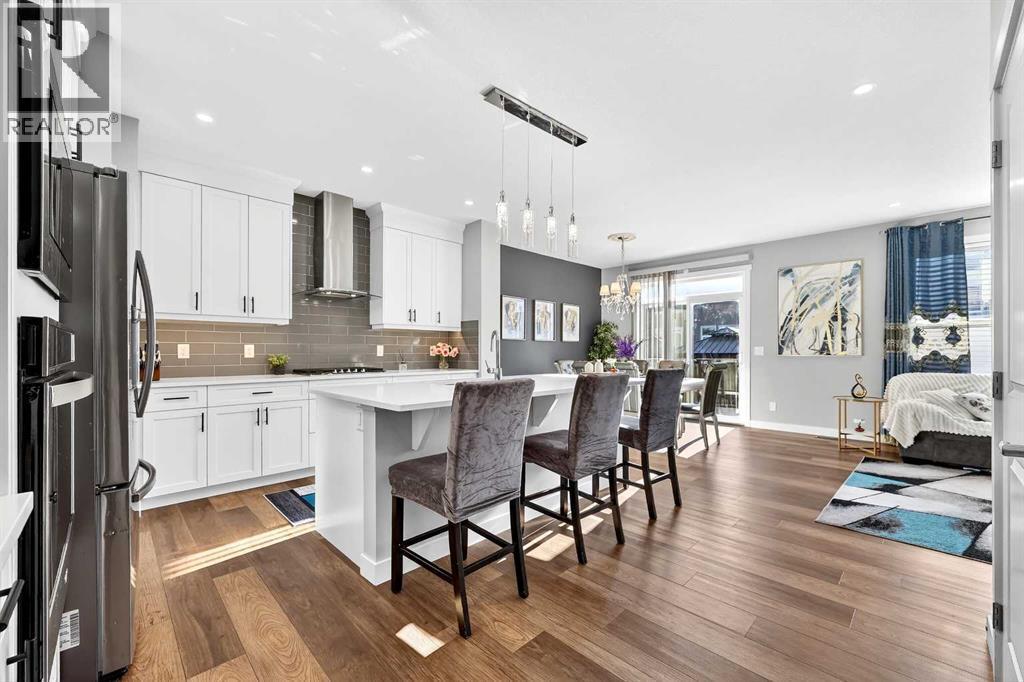 37 Evansfield Manor Nw, Calgary, AB - Indoor Photo Showing Other Room