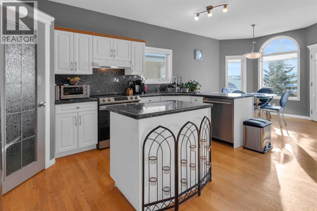 53 Scimitar Heath Nw, Calgary, AB - Indoor Photo Showing Kitchen