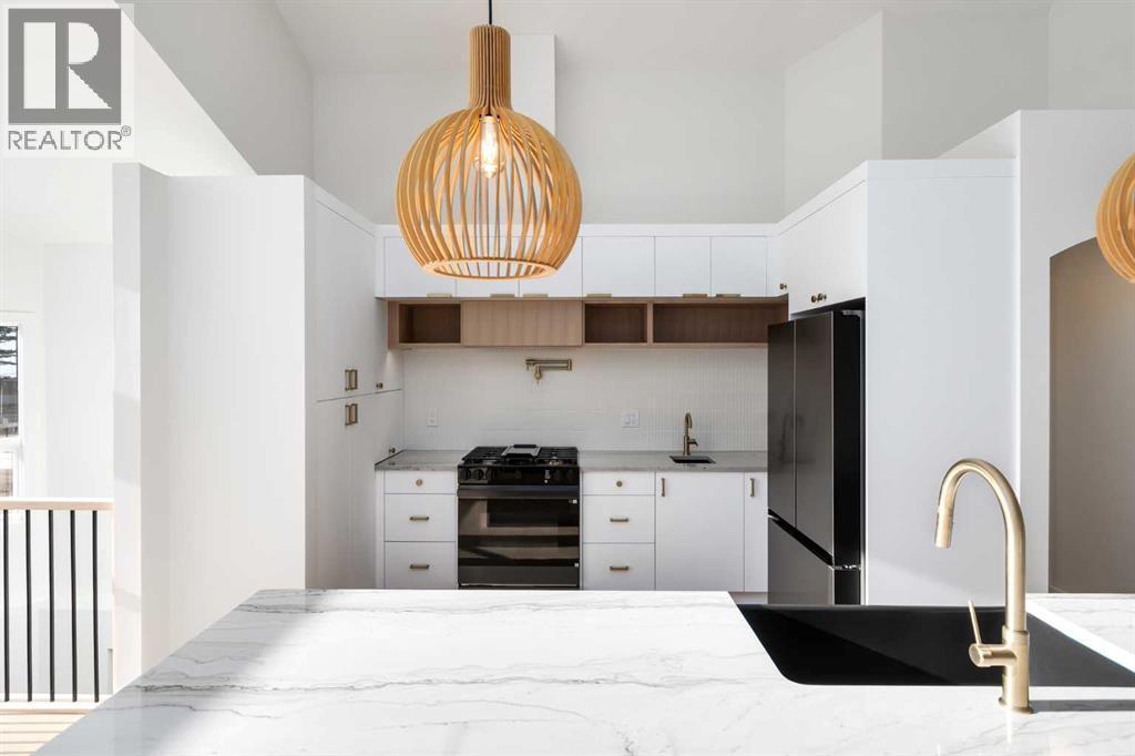 Kitchen - 58 Edgevalley Close Nw, Calgary, AB - Indoor Photo Showing Kitchen