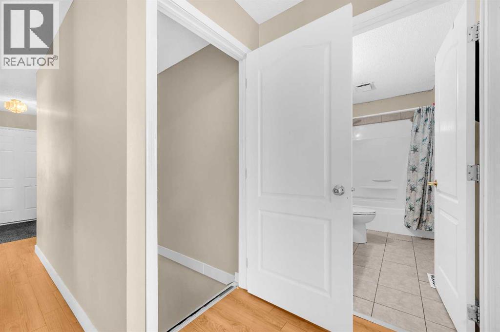 120 Castlebrook Rise Ne, Calgary, AB - Indoor Photo Showing Other Room