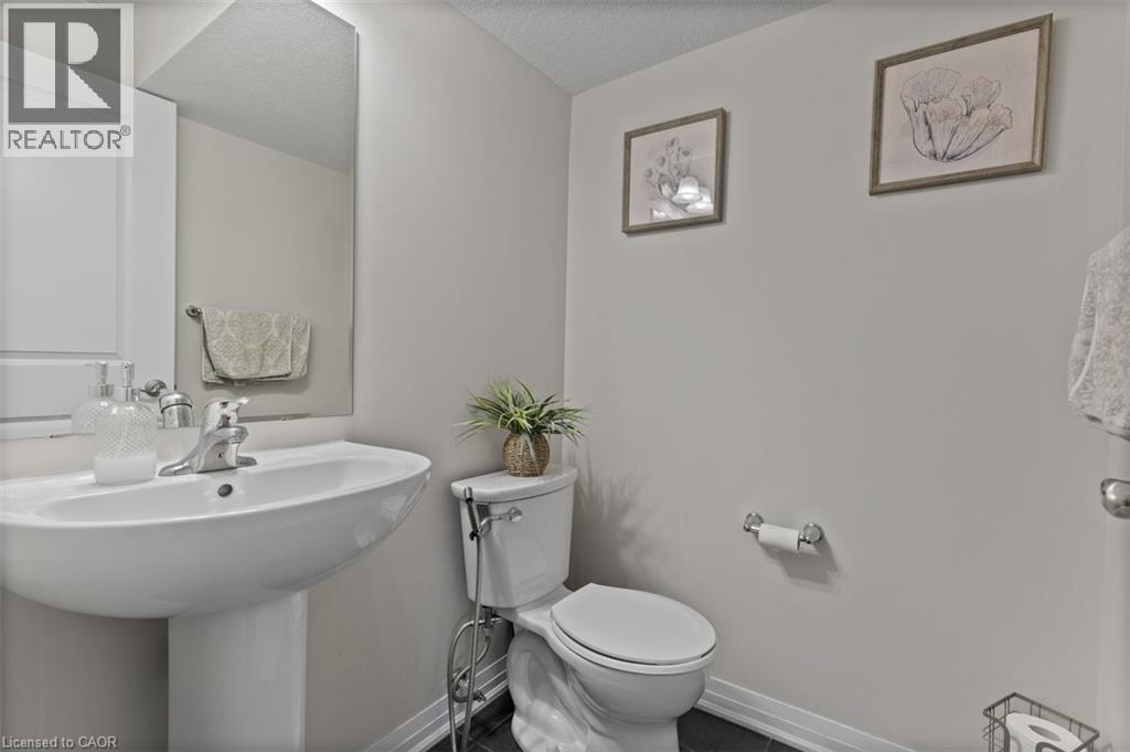 1989 Ottawa Street S Unit# 21D, Kitchener, ON - Indoor Photo Showing Bathroom