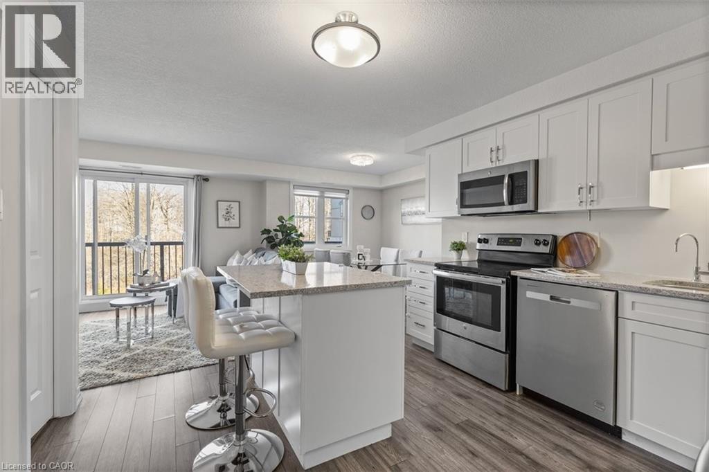 1989 Ottawa Street S Unit# 21D, Kitchener, ON - Indoor Photo Showing Kitchen With Upgraded Kitchen