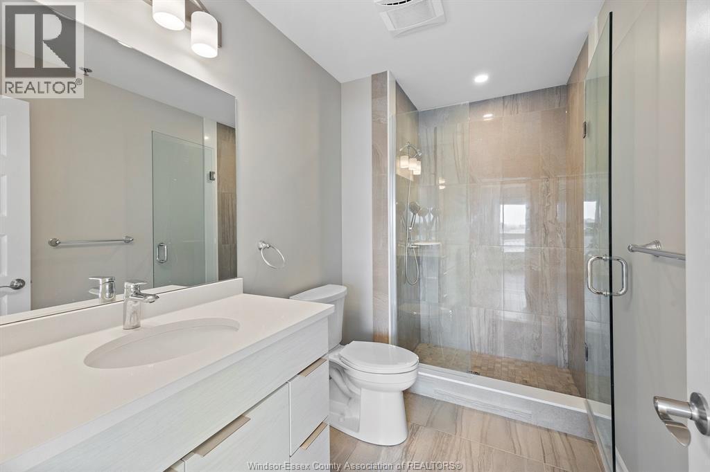 728 Brownstone Drive Unit# 201, Tecumseh, ON - Indoor Photo Showing Bathroom
