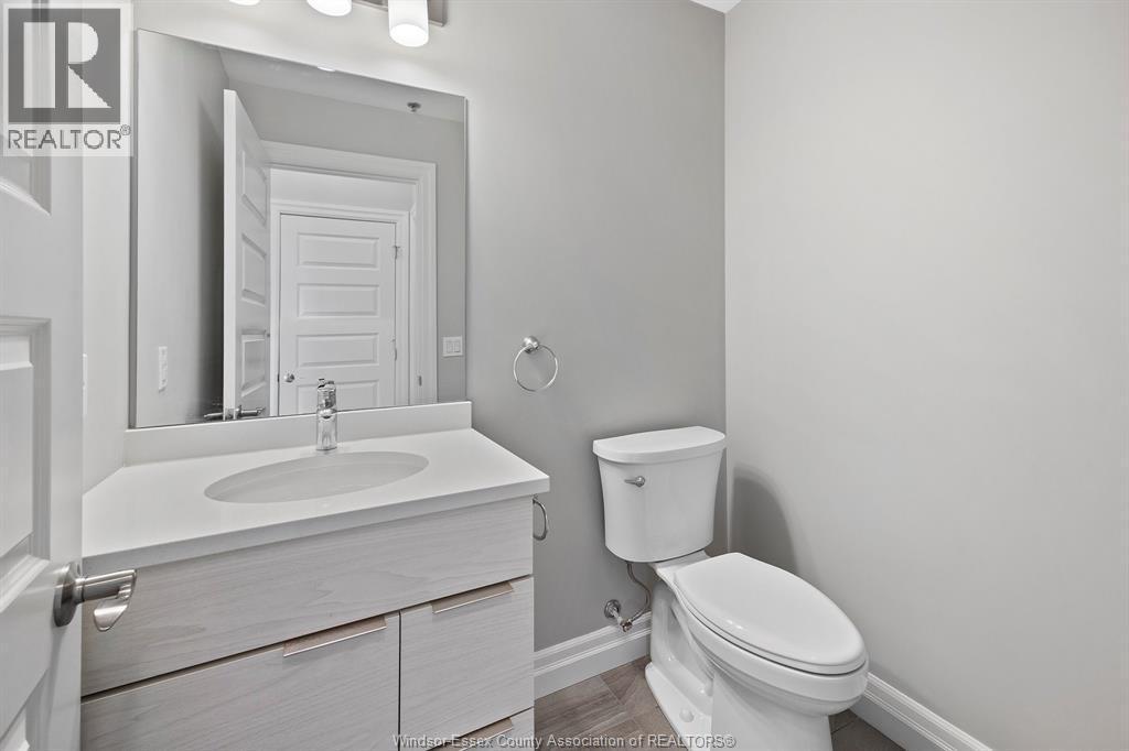 728 Brownstone Drive Unit# 201, Tecumseh, ON - Indoor Photo Showing Bathroom