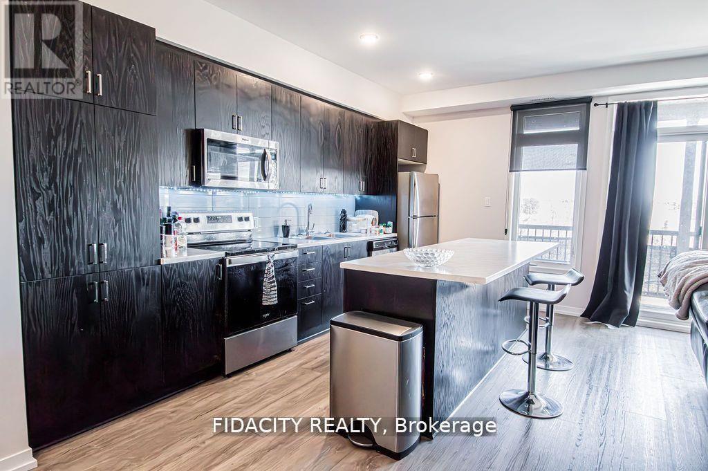 H - 225 Citiplace Drive, Ottawa, ON - Indoor Photo Showing Kitchen