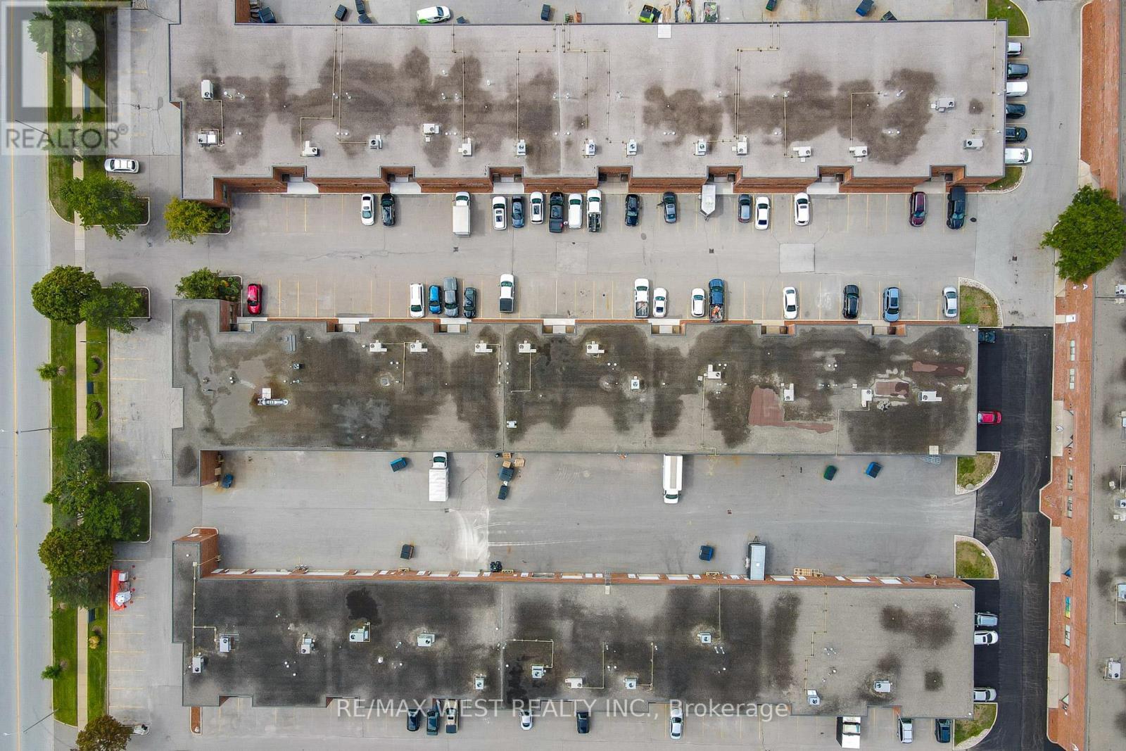 8 - 116 Viceroy Road, Vaughan, ON