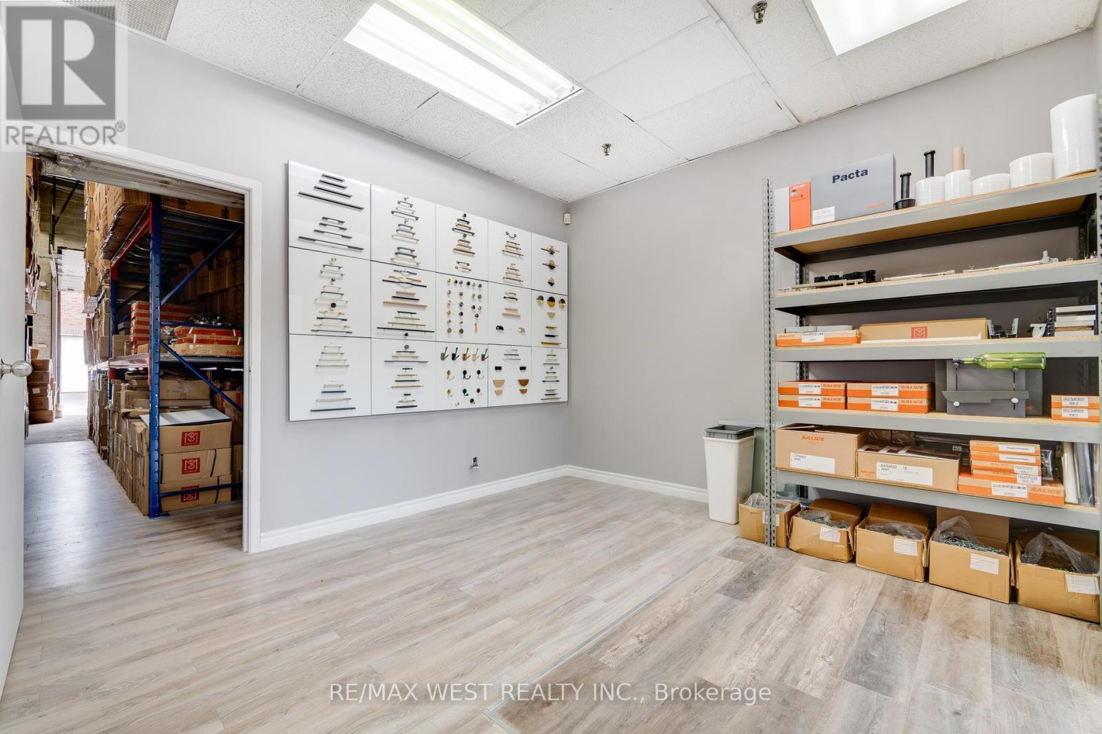 8 - 116 Viceroy Road, Vaughan, ON