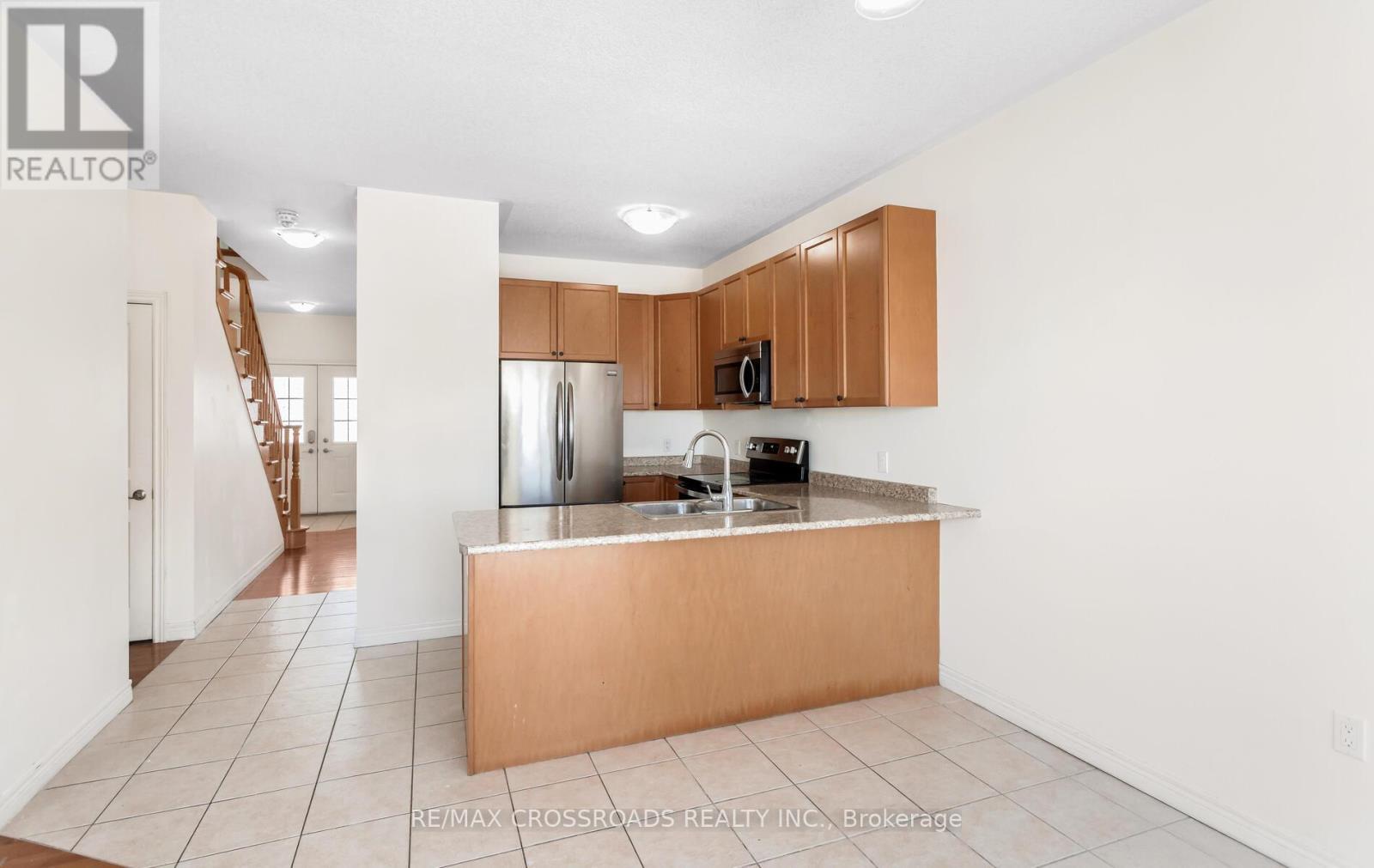 7 Colorado Boulevard, Hamilton, ON - Indoor Photo Showing Kitchen With Double Sink