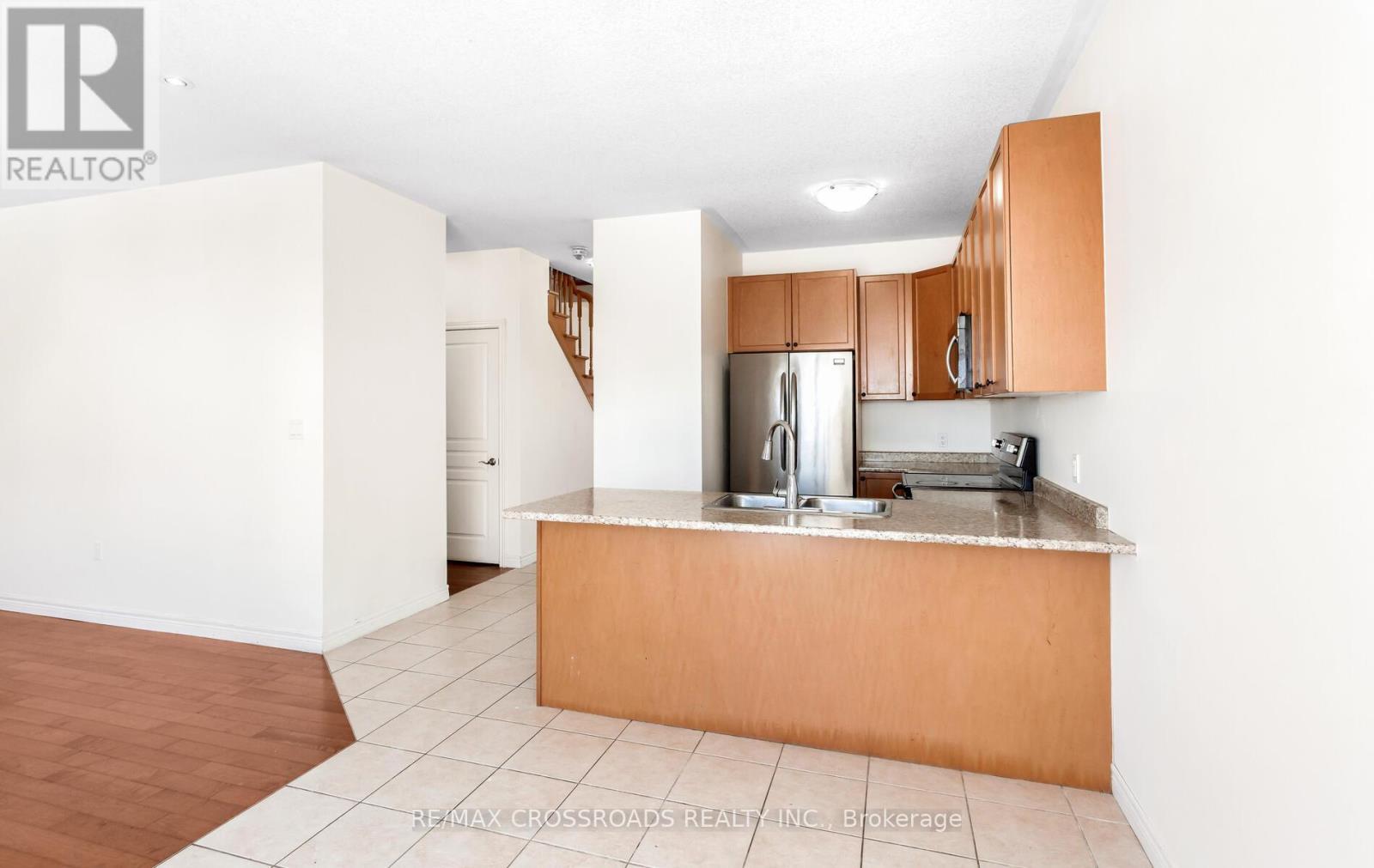 7 Colorado Boulevard, Hamilton, ON - Indoor Photo Showing Kitchen