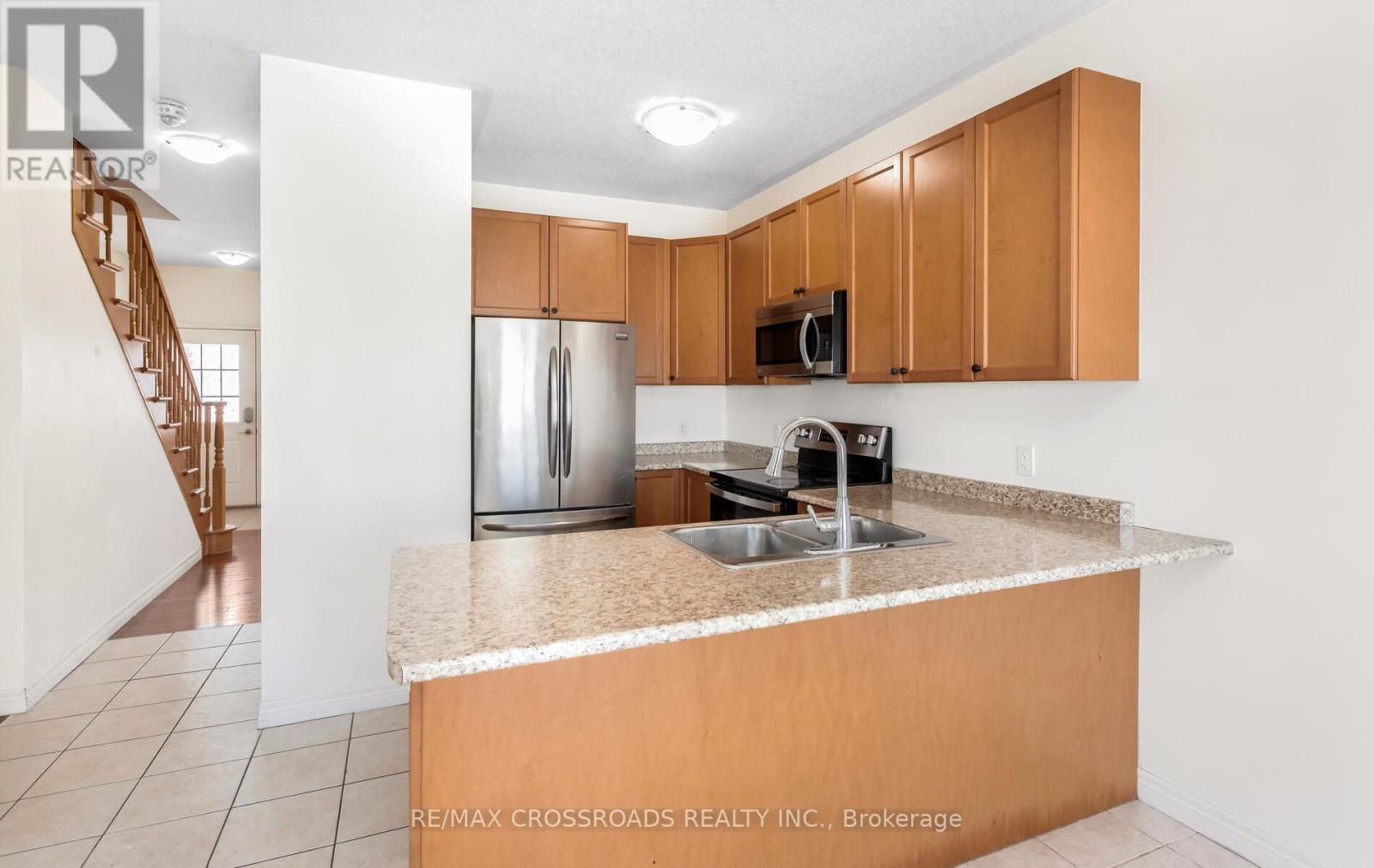 7 Colorado Boulevard, Hamilton, ON - Indoor Photo Showing Kitchen With Double Sink