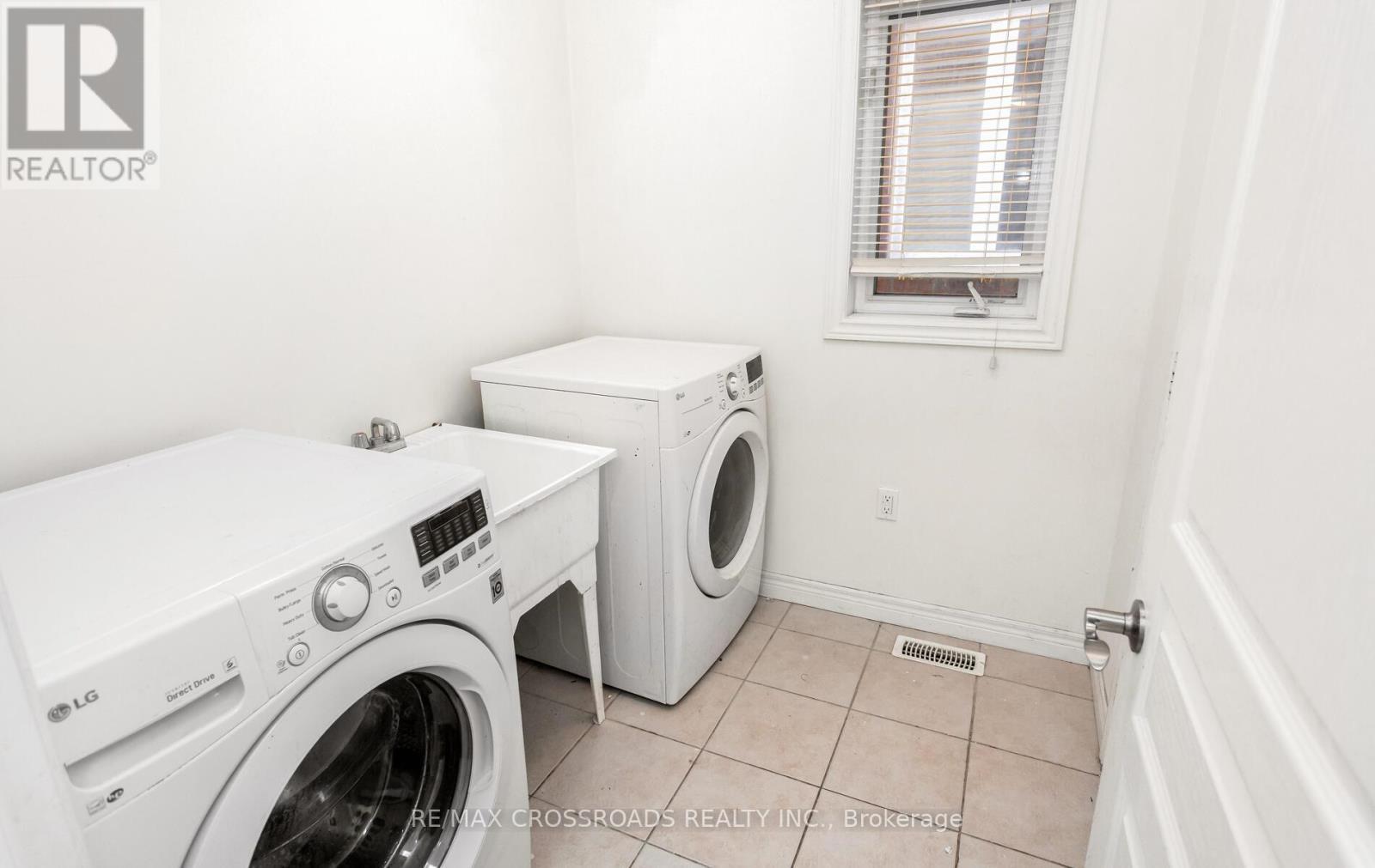 7 Colorado Boulevard, Hamilton, ON - Indoor Photo Showing Laundry Room