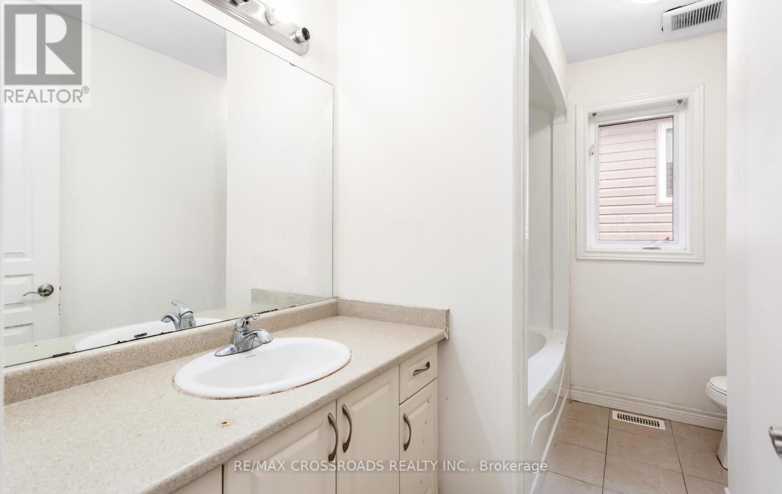 7 Colorado Boulevard, Hamilton, ON - Indoor Photo Showing Bathroom