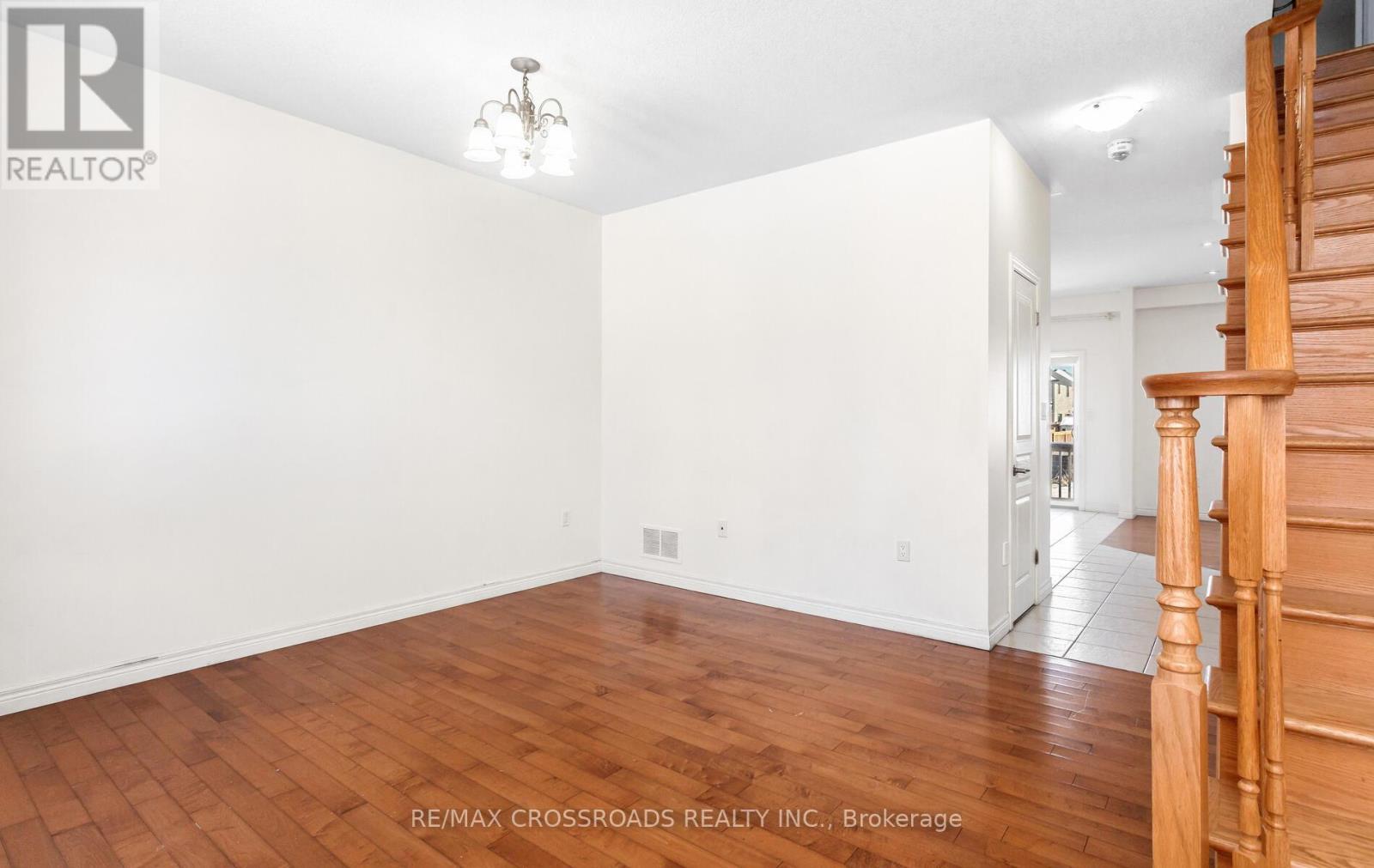 7 Colorado Boulevard, Hamilton, ON - Indoor Photo Showing Other Room