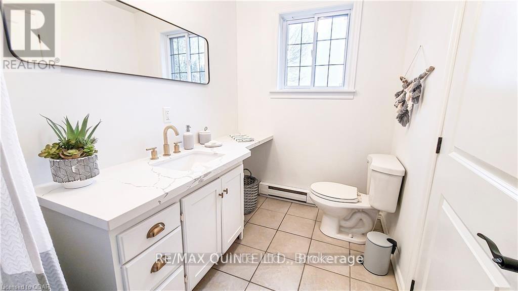 2052 County Rd 18 Road, Prince Edward County (Athol Ward), ON