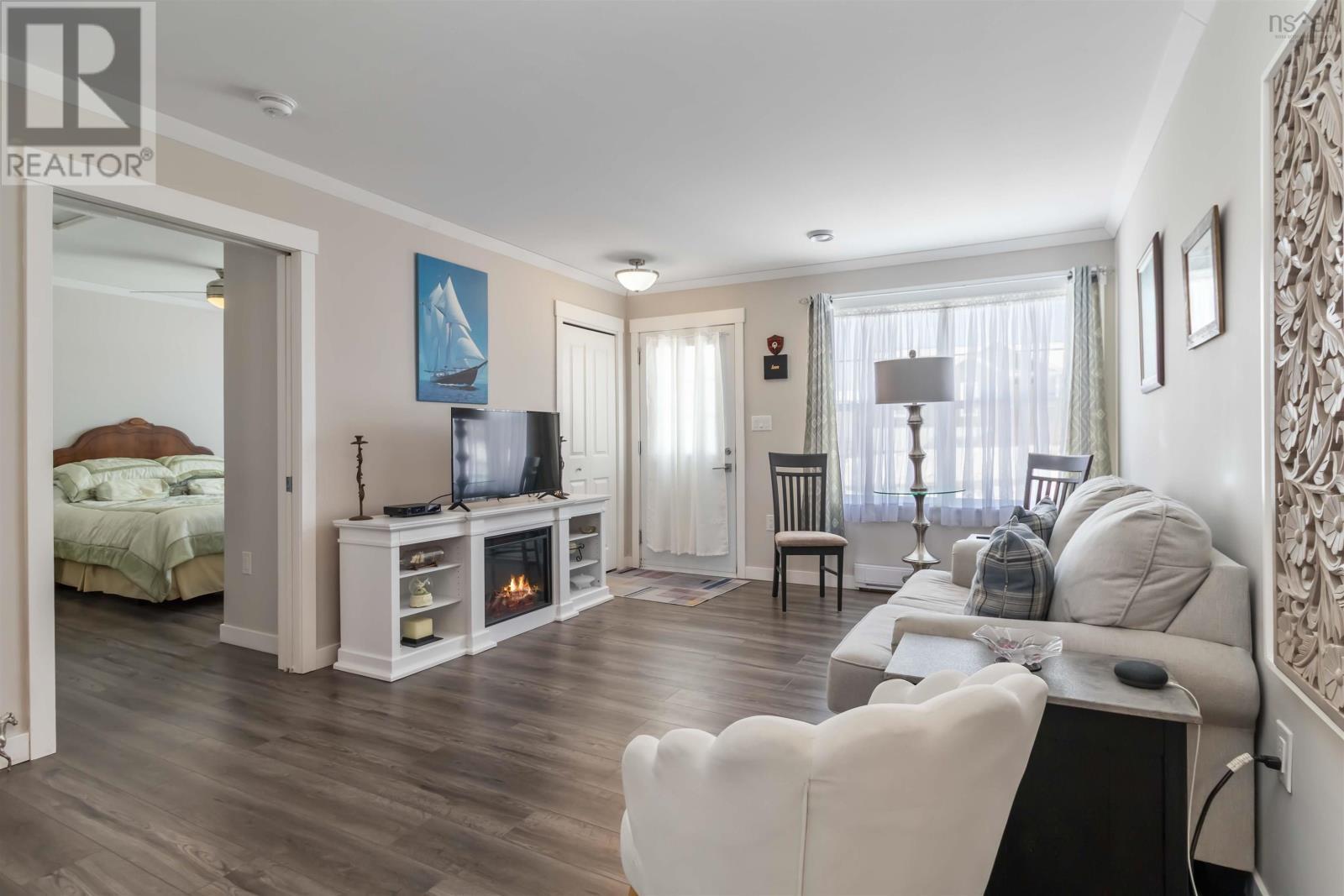 Living Room - 10 Mossberry Close, Hubley, NS - Indoor Photo Showing Living Room