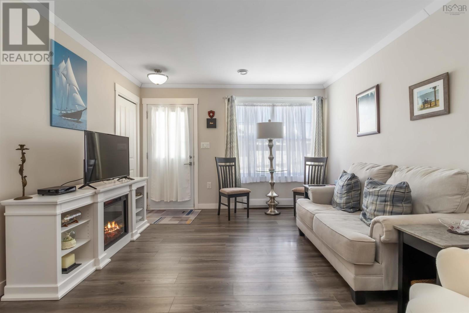Living Room - 10 Mossberry Close, Hubley, NS - Indoor Photo Showing Living Room