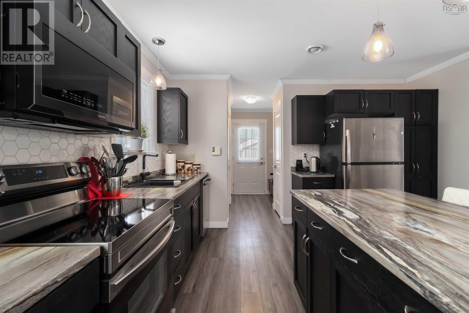 Kitchen - 10 Mossberry Close, Hubley, NS - Indoor Photo Showing Kitchen With Upgraded Kitchen
