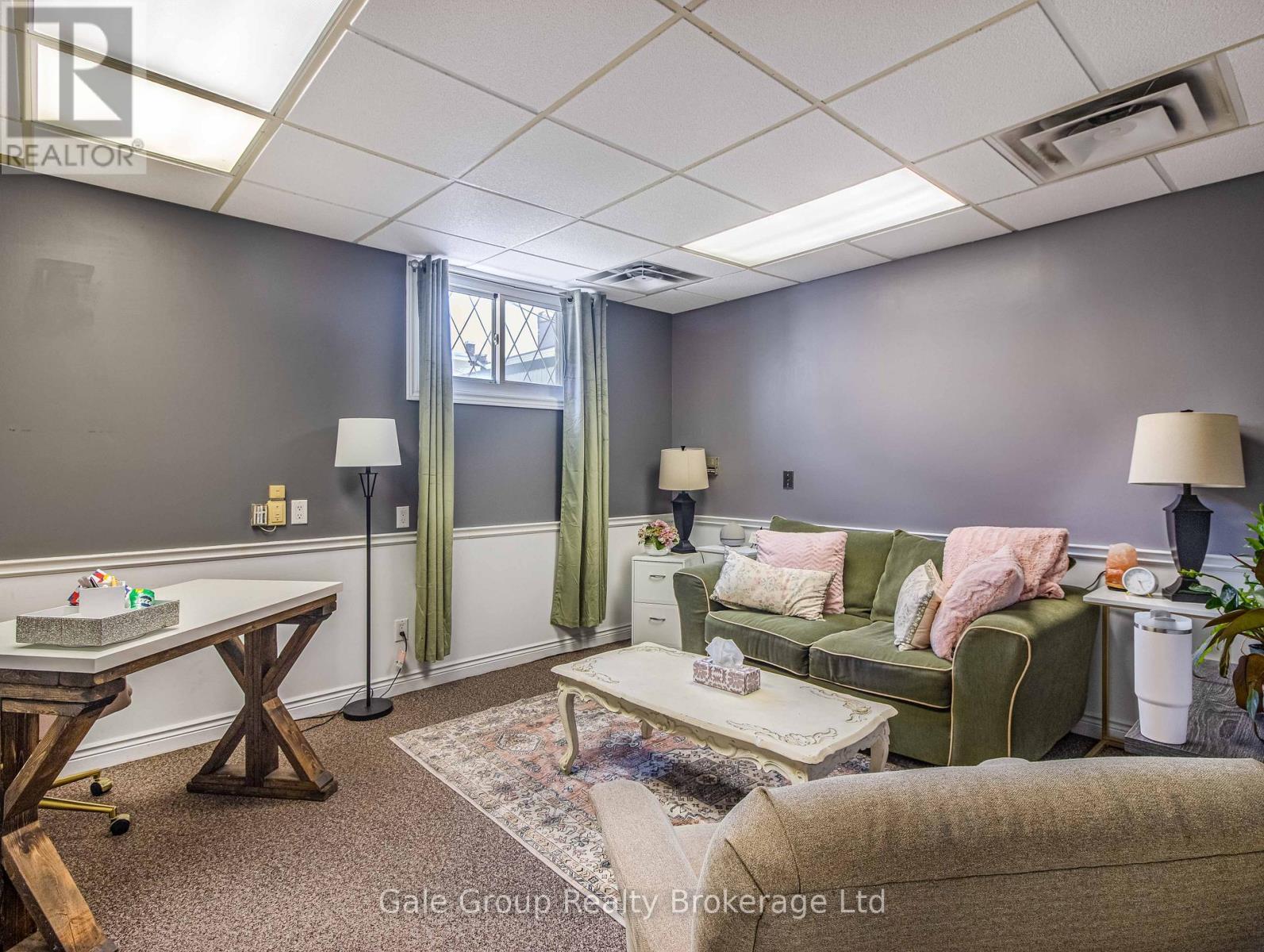 5 Wellington Street N, Woodstock (Woodstock - North), ON