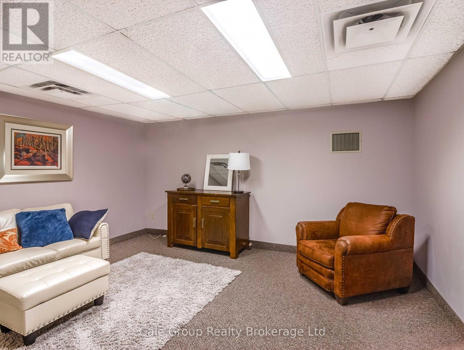 5 Wellington Street N, Woodstock (Woodstock - North), ON