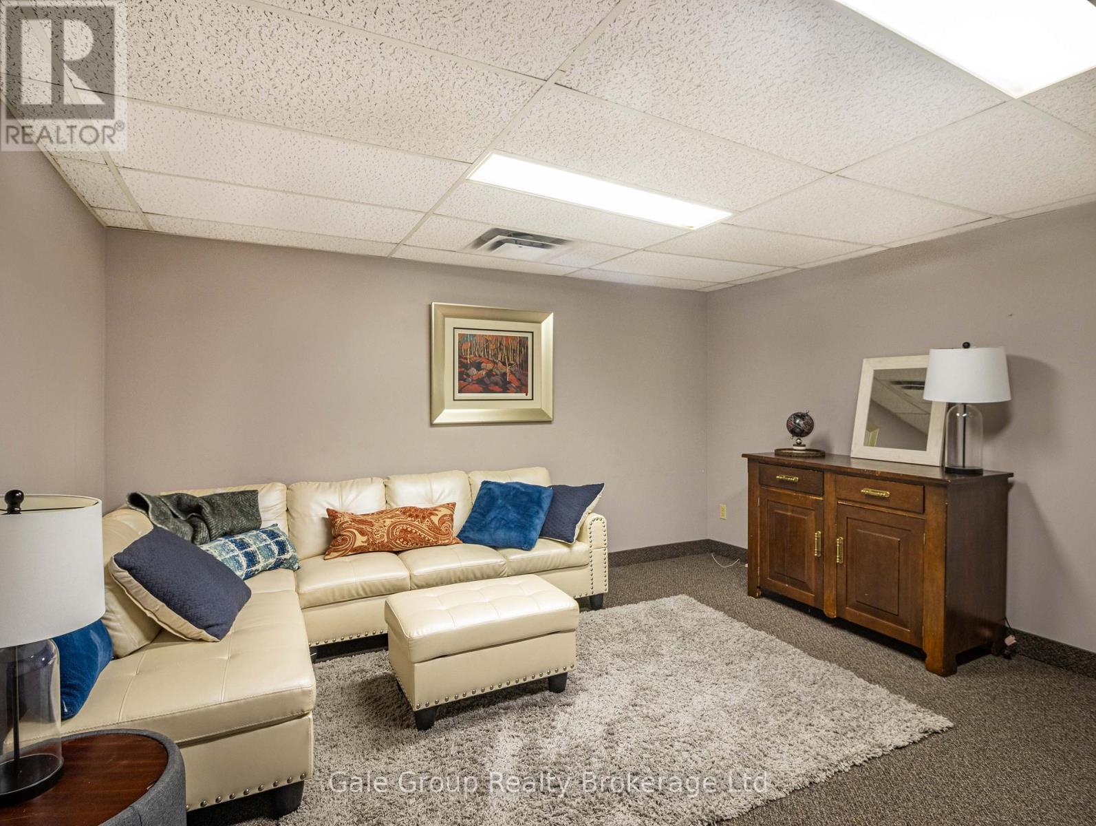 5 Wellington Street N, Woodstock (Woodstock - North), ON