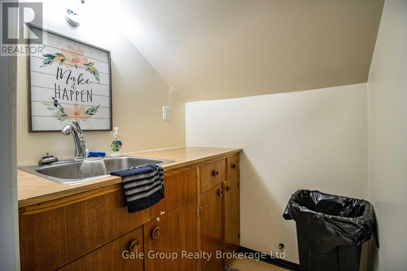 5 Wellington Street N, Woodstock (Woodstock - North), ON