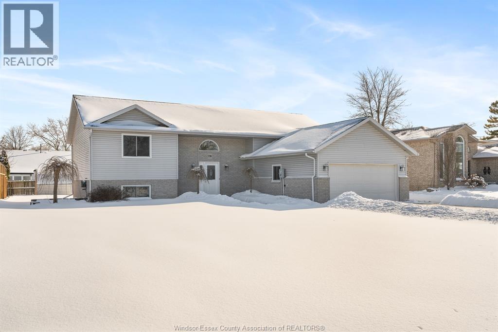 70 Middleton Line, Wheatley, ON - Outdoor With Facade