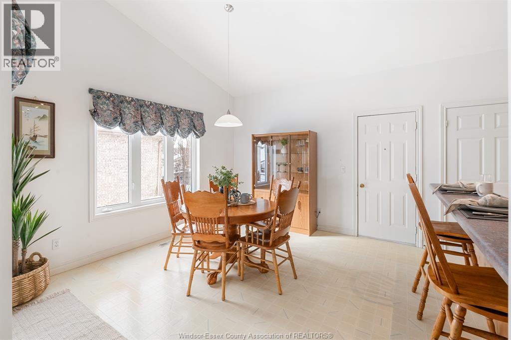 70 Middleton Line, Wheatley, ON - Indoor Photo Showing Dining Room