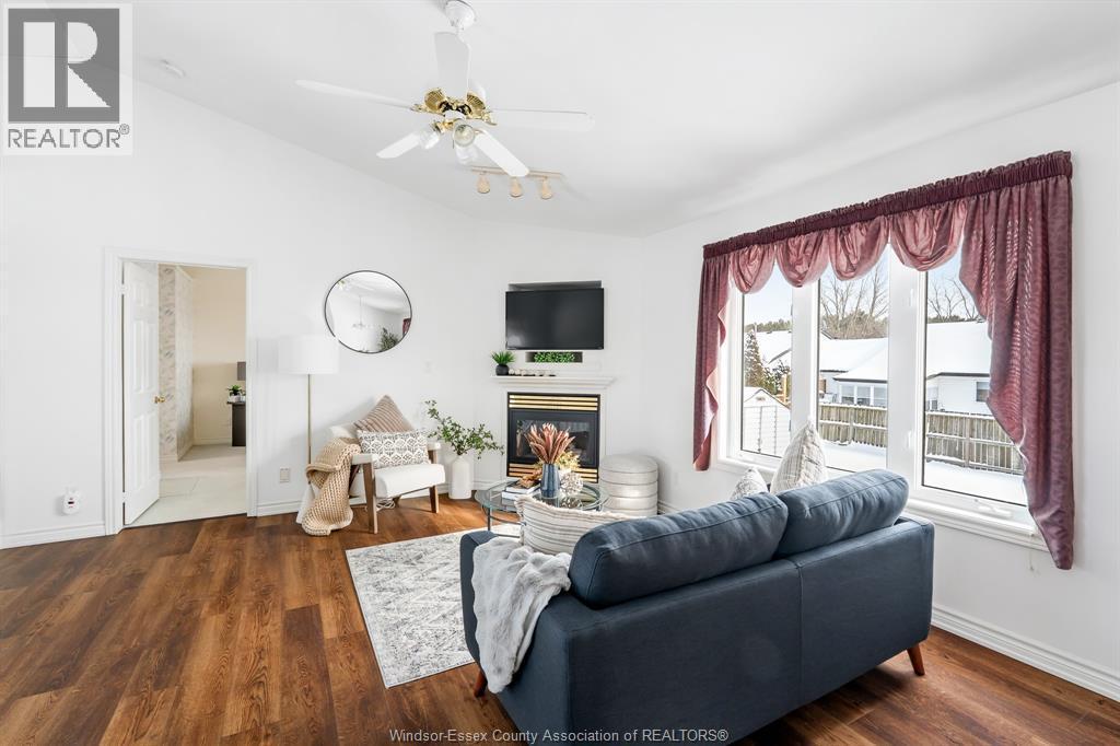 70 Middleton Line, Wheatley, ON - Indoor Photo Showing Living Room With Fireplace