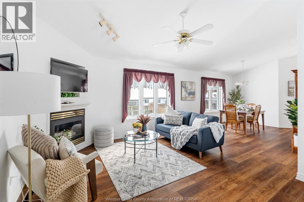 70 Middleton Line, Wheatley, ON - Indoor Photo Showing Living Room With Fireplace
