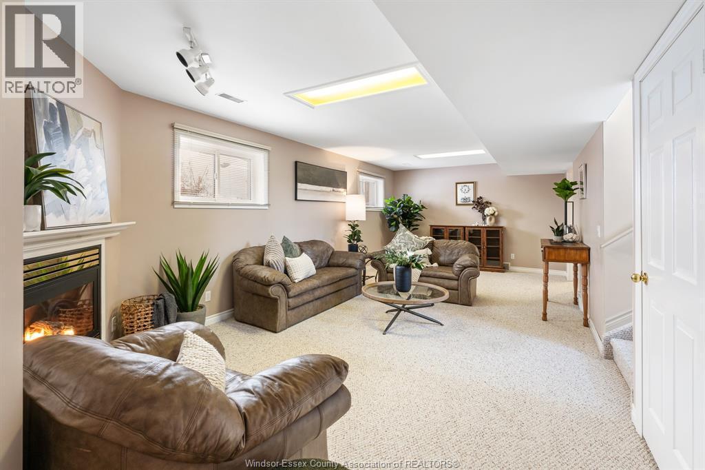 70 Middleton Line, Wheatley, ON - Indoor With Fireplace