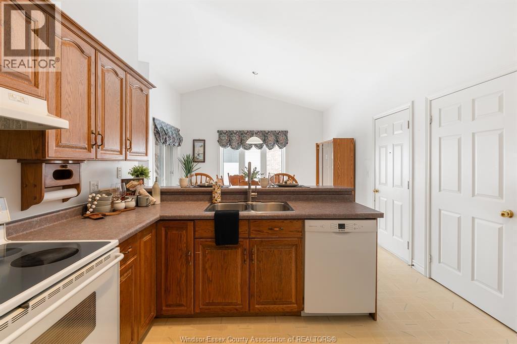 70 Middleton Line, Wheatley, ON - Indoor Photo Showing Kitchen With Double Sink