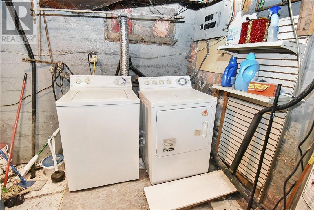 7 Sixth Ave, Levack, ON - Indoor Photo Showing Laundry Room