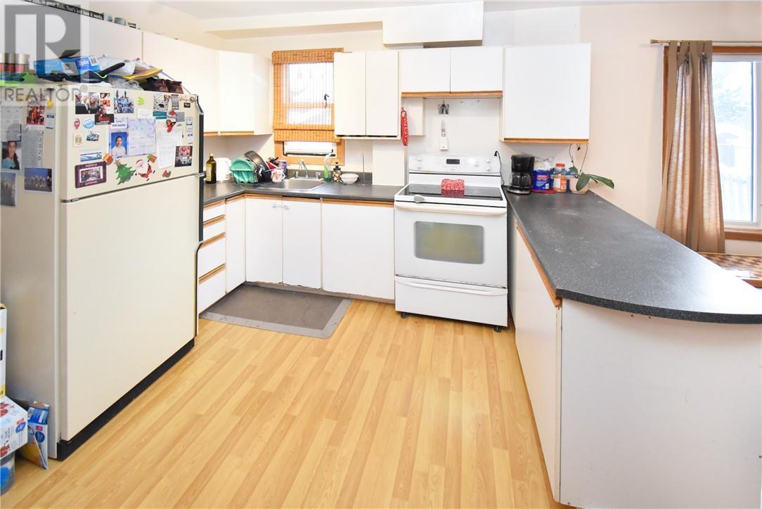 7 Sixth Ave, Levack, ON - Indoor Photo Showing Kitchen
