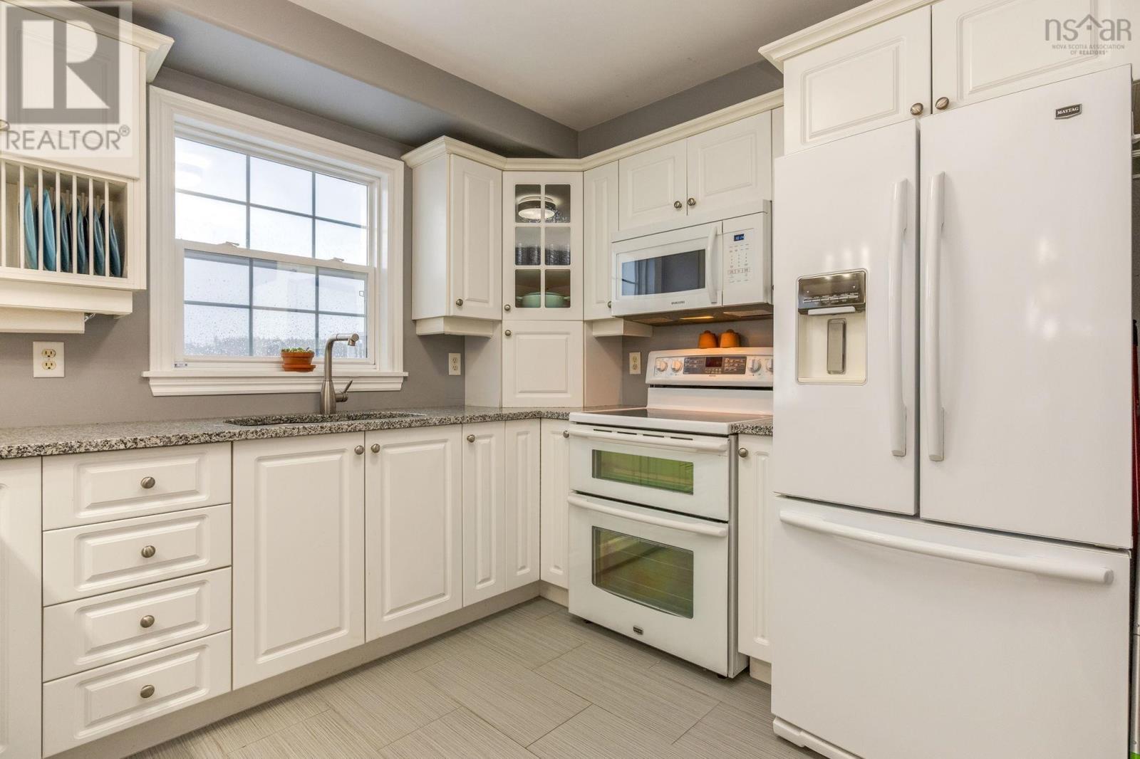 102 Larry Uteck Boulevard, Halifax, NS - Indoor Photo Showing Kitchen
