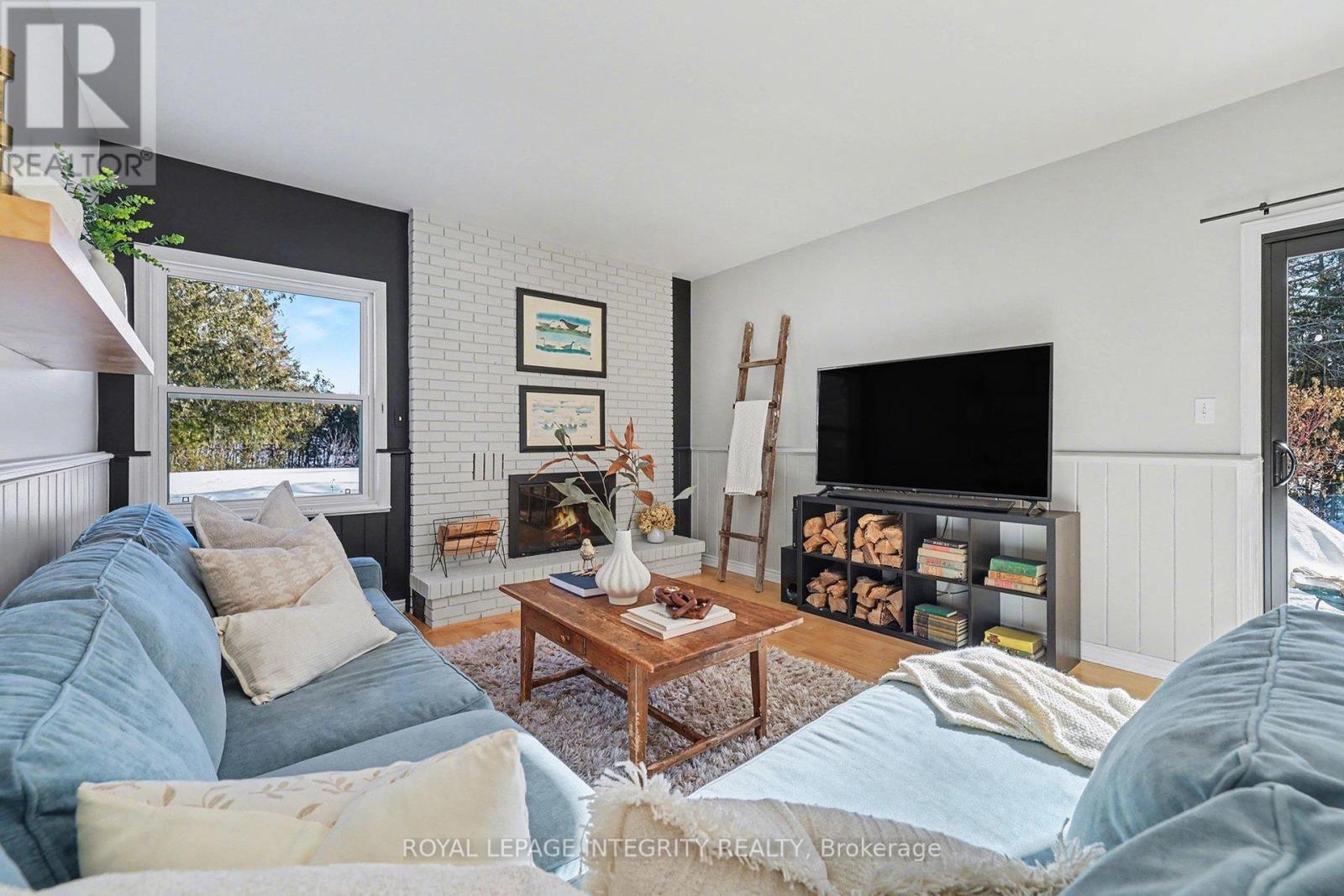 1231 Clothier Court, Ottawa, ON - Indoor Photo Showing Living Room