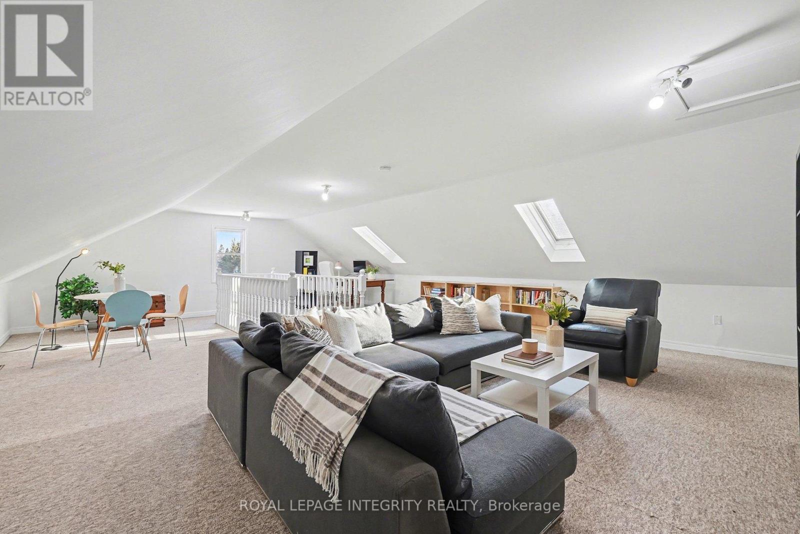 1231 Clothier Court, Ottawa, ON - Indoor