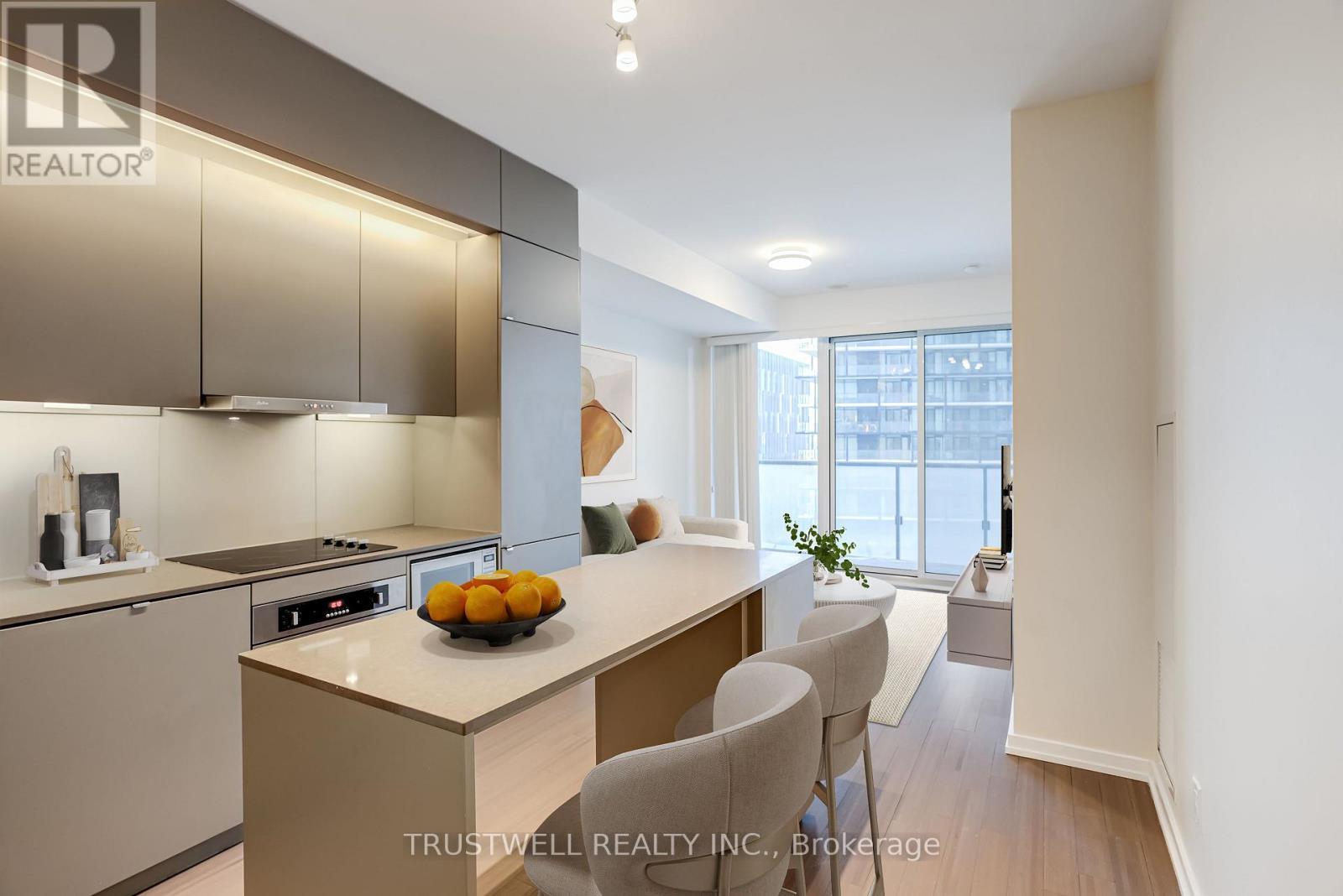 1601 - 101 Peter Street, Toronto, ON - Indoor