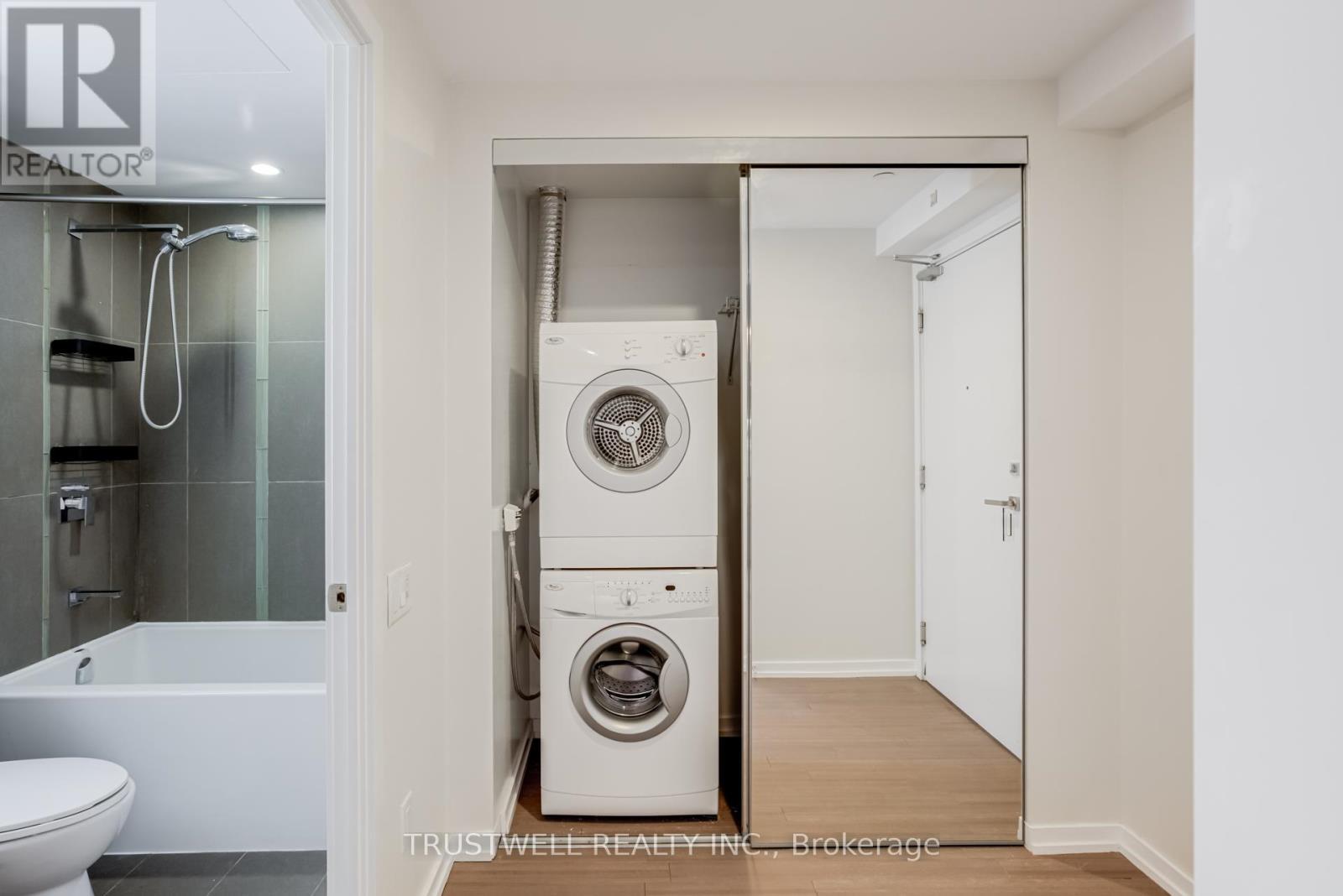1601 - 101 Peter Street, Toronto, ON - Indoor Photo Showing Laundry Room