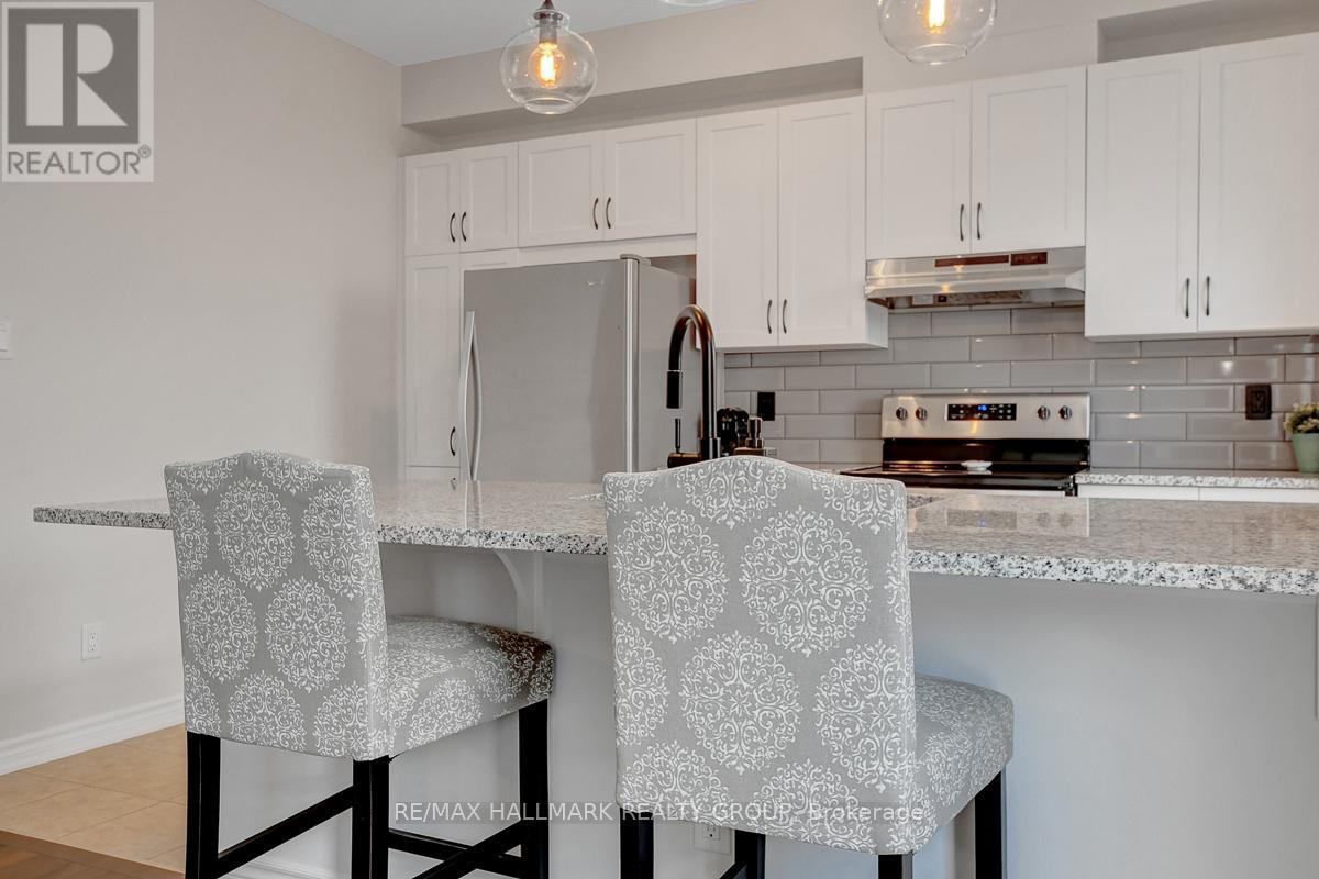 14 Darvoy Mews, Ottawa, ON - Indoor Photo Showing Kitchen With Upgraded Kitchen