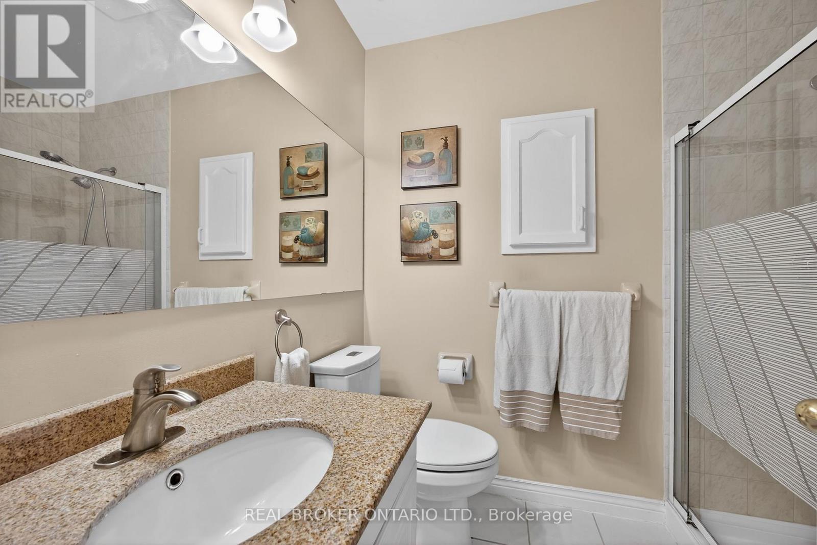 Full bathroom main floor - 9 Riverdale Drive, Wasaga Beach, ON - Indoor Photo Showing Bathroom